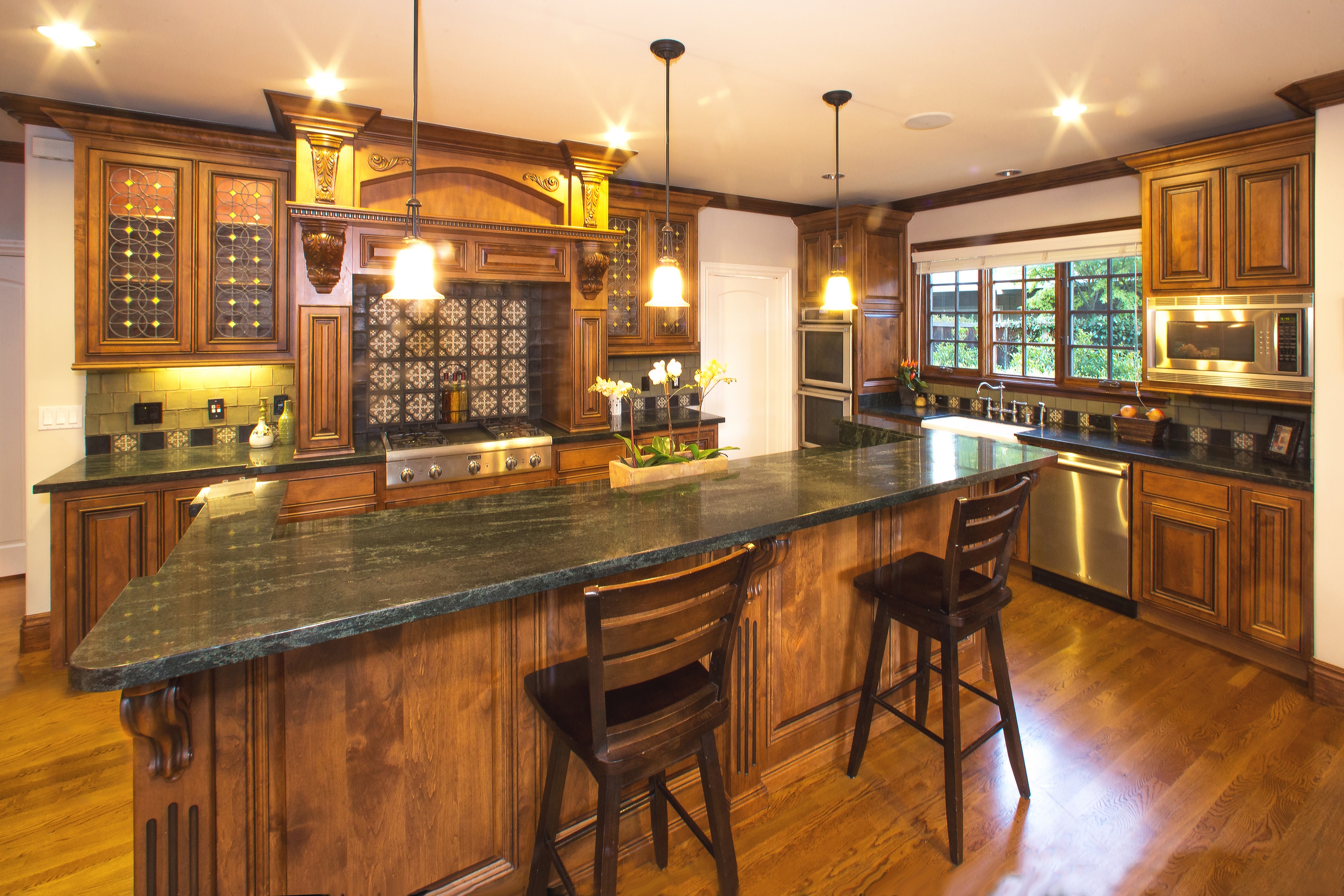 Additional photo for property listing at Luxurious Mediterranean Home in Sought-After Midtown 3318 Waverley St Palo Alto, California 94306 United States 
